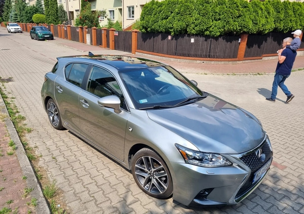 Lexus CT cena 72500 przebieg: 82000, rok produkcji 2017 z Warszawa małe 154